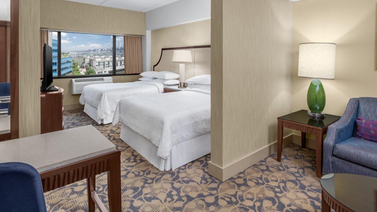 Sheraton Lincoln Harbor Hotel