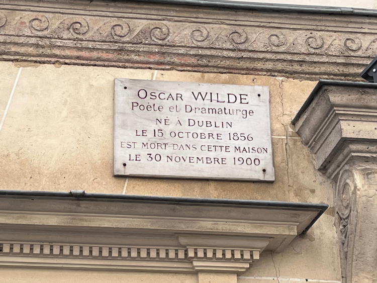 L'Hôtel — Room 16: The Oscar Wilde Suite