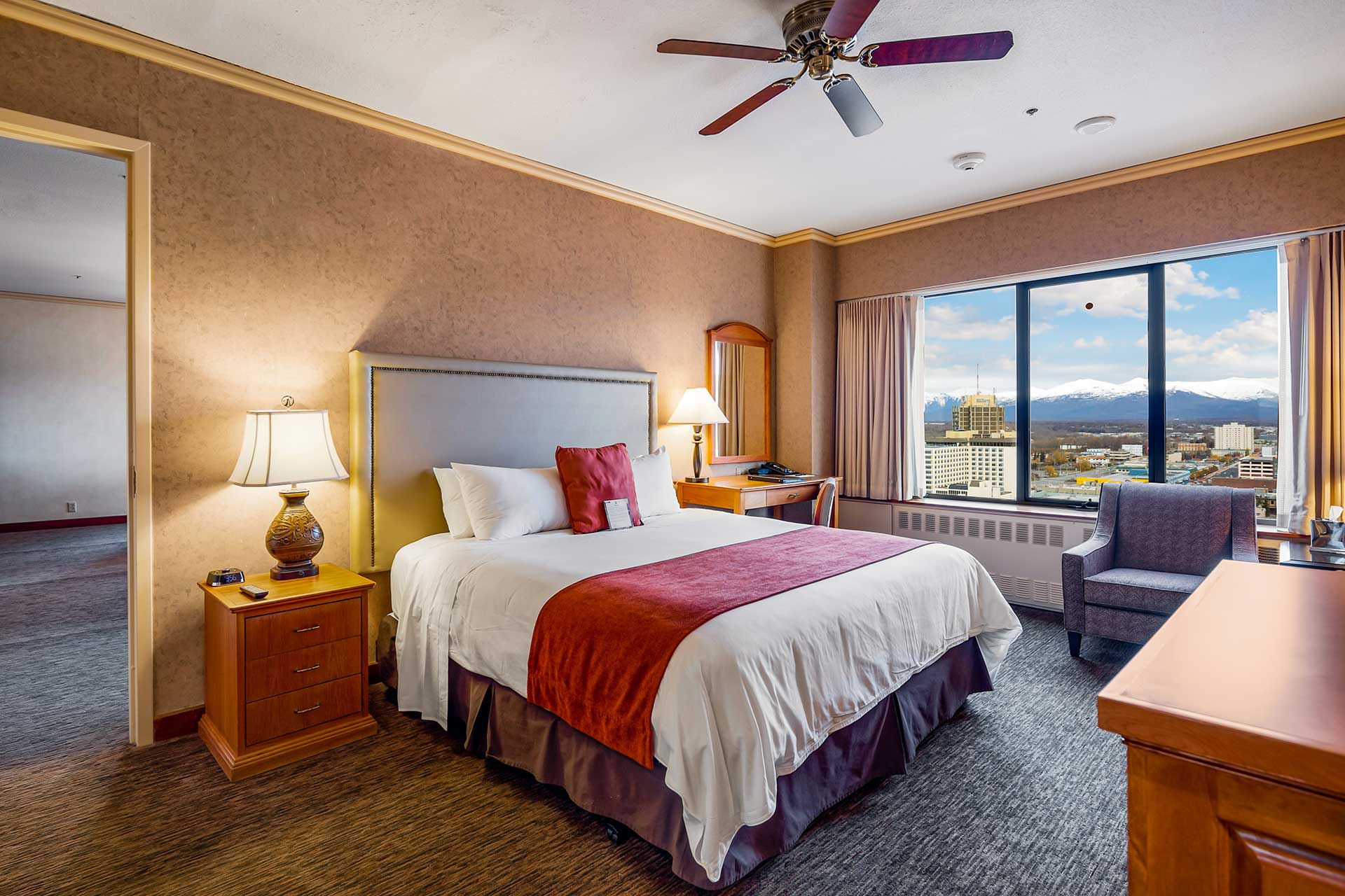 Hotel Captain Cook — Crow's Nest Suite