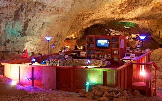 Grand Canyon Caverns Inn · The Cavern Suite